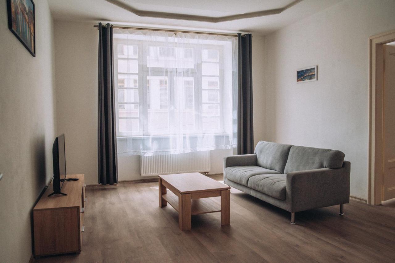 Grand Apartments In The Centre Of تبليتسه المظهر الخارجي الصورة
